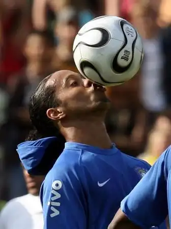 与球迷之间 与球迷之间